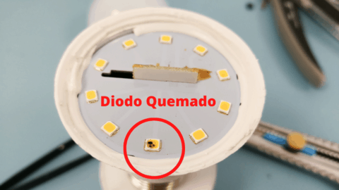 Bombilla LED abierta con diodo defectuoso